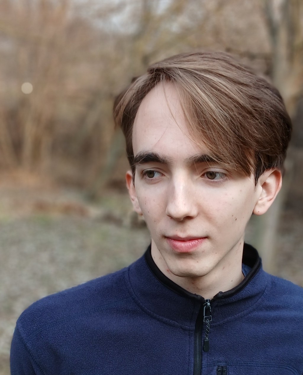 Epicentrum // Barlang&nbsp;előtt