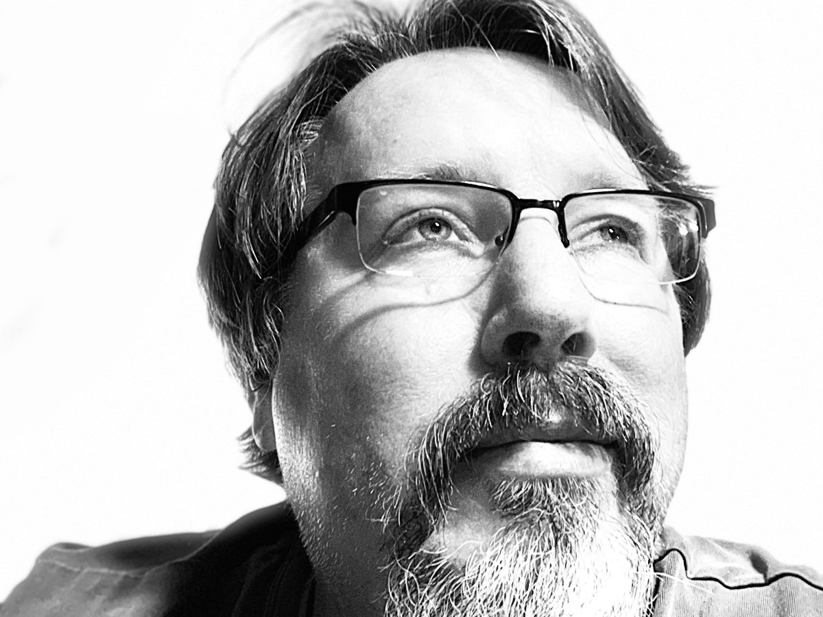 International Corner // Brian Turner&nbsp;fordítás