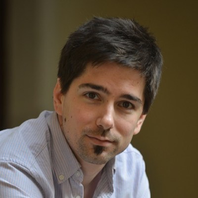 Prizma/Fehér Renátó